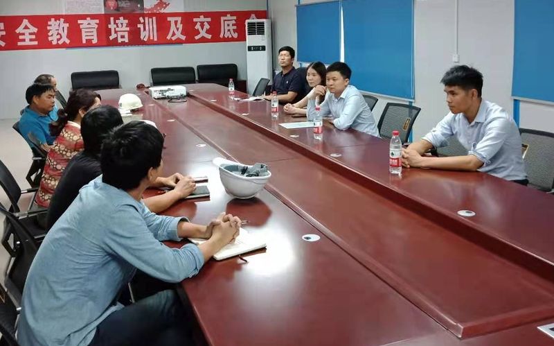 集團(tuán)總經(jīng)理劉曉寧一行到各項(xiàng)目工地現(xiàn)場調(diào)研并解決問題